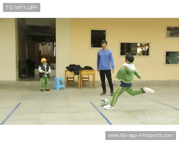 足球教练临场调整频繁获赞,战术灵活性显著,足球教练在场边喊什么 足球教练临场调整频繁获赞,战术灵活性显著,足球教练在场边喊什么